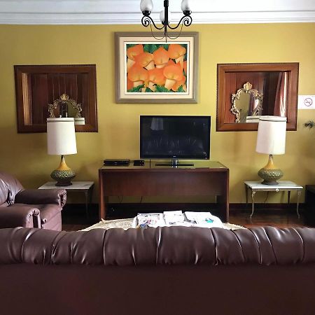 Hotel Miraflores Lodge Лима Екстериор снимка