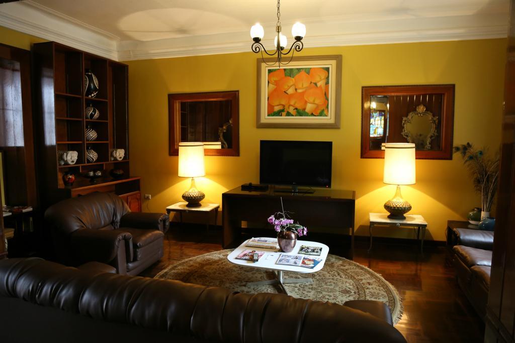 Hotel Miraflores Lodge Лима Екстериор снимка