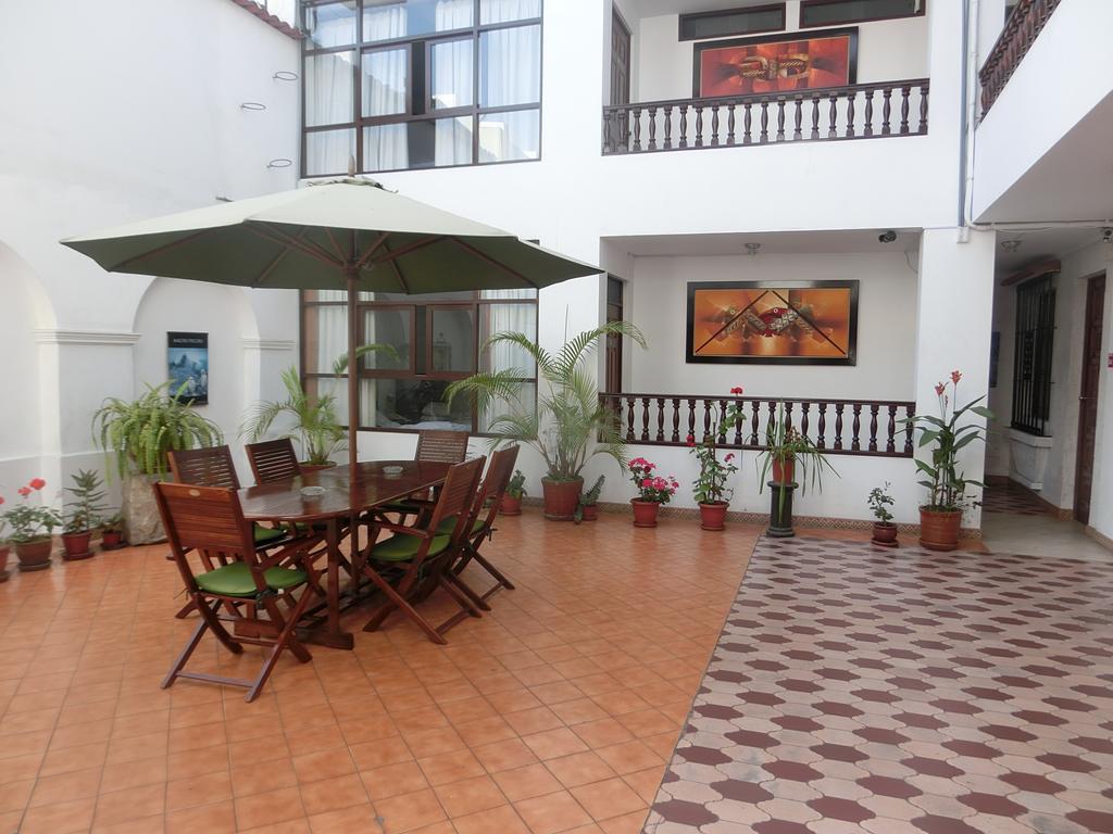 Hotel Miraflores Lodge Лима Екстериор снимка