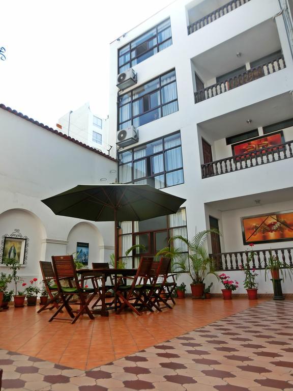 Hotel Miraflores Lodge Лима Екстериор снимка