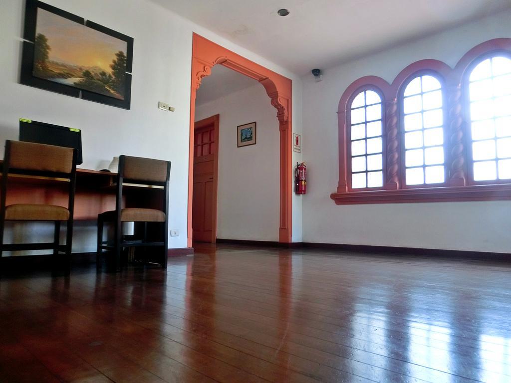 Hotel Miraflores Lodge Лима Екстериор снимка