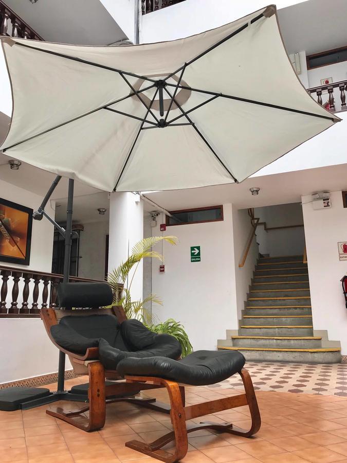 Hotel Miraflores Lodge Лима Екстериор снимка