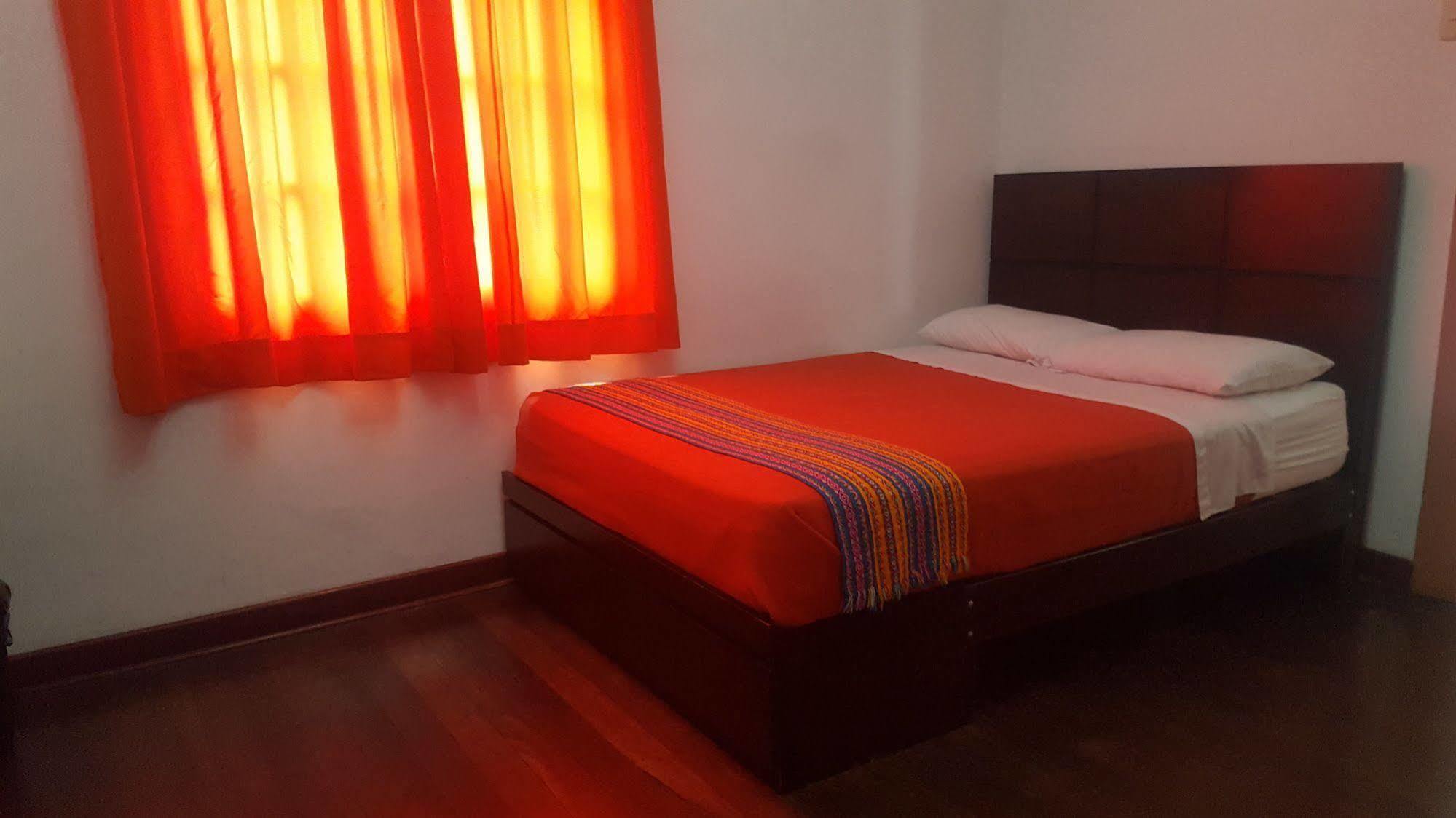 Hotel Miraflores Lodge Лима Екстериор снимка